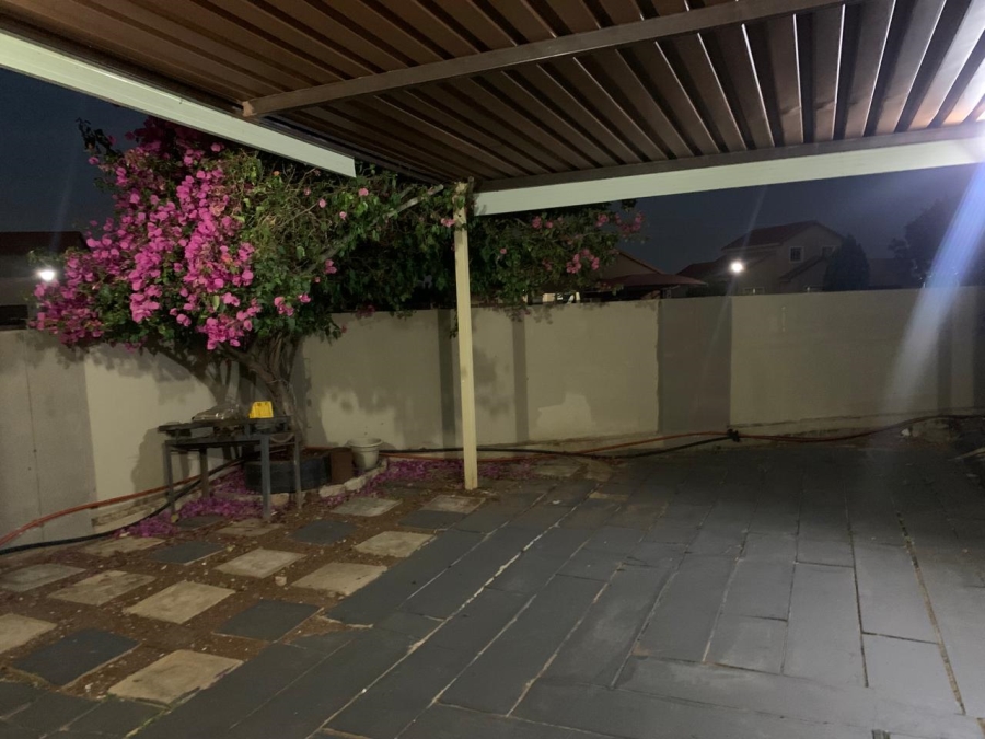 4 Bedroom Property for Sale in Waterkloof East North West